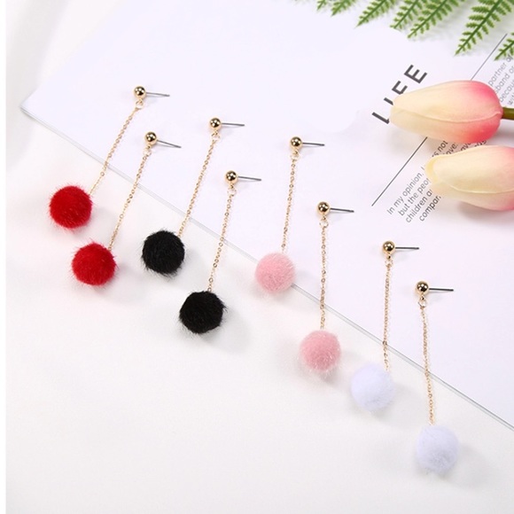 PrettyLittleThing Jewelry - Pom Pom Long Stud Earrings